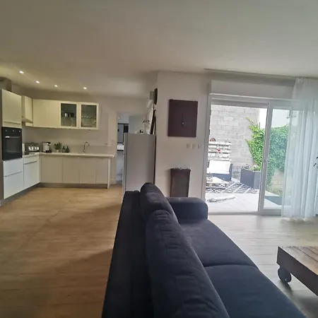 Maison Plain-pied 1-6 Personnes Calme Jardin Parking Prive *
