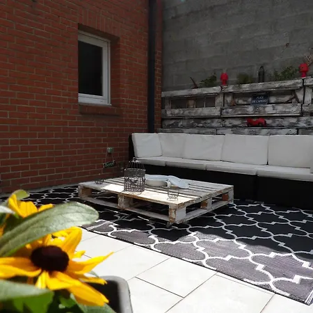 Maison Plain-pied 1-6 Personnes Calme Jardin Parking Prive Béthune